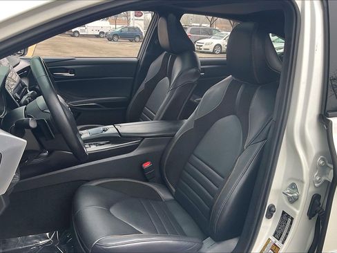 Used 2022 Toyota Avalon XSE image 30