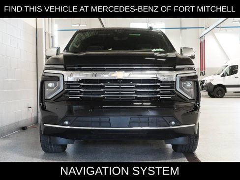 Used 2025 Chevrolet Suburban Premier AWD/4WD image 2