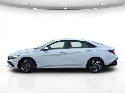 New 2026 Hyundai Elantra Limited image 4