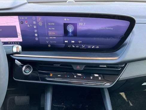 Used 2025 Buick Envision Avenir image 4