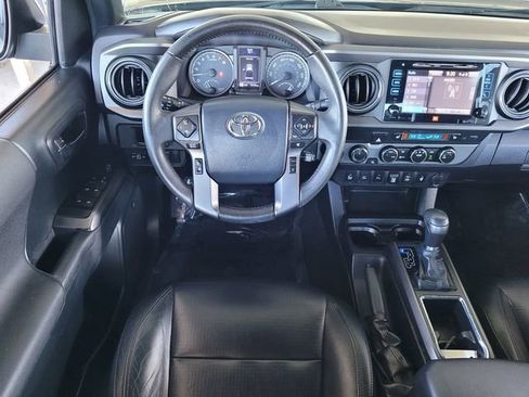 Used 2019 Toyota Tacoma TRD Off-Road AWD/4WD image 16
