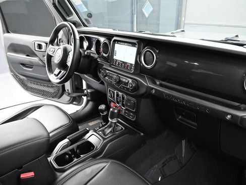 Used 2021 Jeep Wrangler Unlimited Rubicon w/ Dual Top Group AWD/4WD image 33