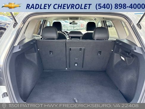 Used 2025 Volkswagen Taos SE AWD/4WD image 14