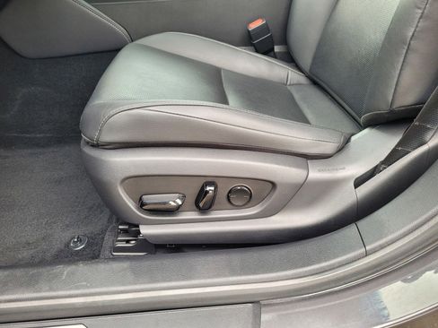 Used 2022 Lexus ES 300h w/ Premium Package image 11