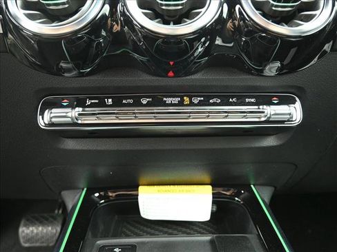 Certified 2025 Mercedes-Benz GLB 250 4MATIC image 12