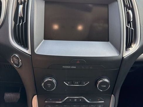 Used 2019 Ford Edge SEL FWD image 11