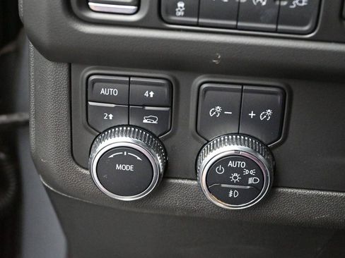 Used 2022 GMC Yukon XL SLT AWD/4WD image 23