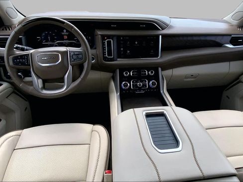 Used 2024 GMC Yukon Denali w/ Advanced Technology Package AWD/4WD image 16