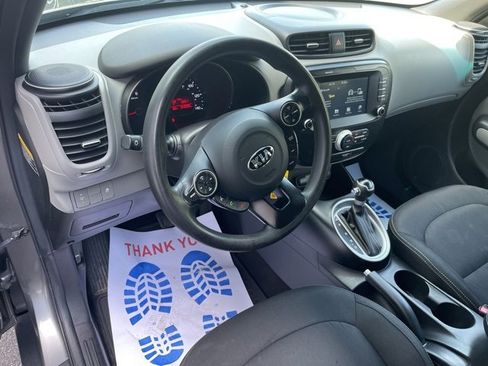 Used 2019 Kia Soul + image 16