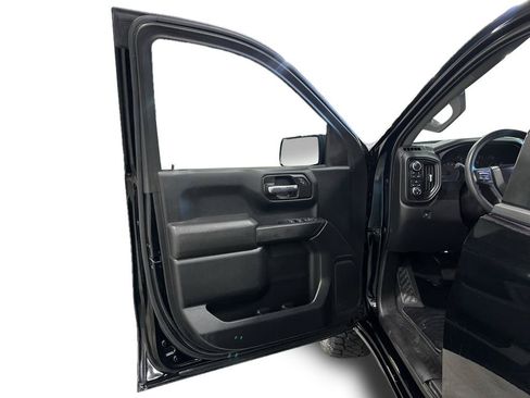 Used 2020 Chevrolet Silverado 1500 Custom w/ Custom Value Package AWD/4WD image 18