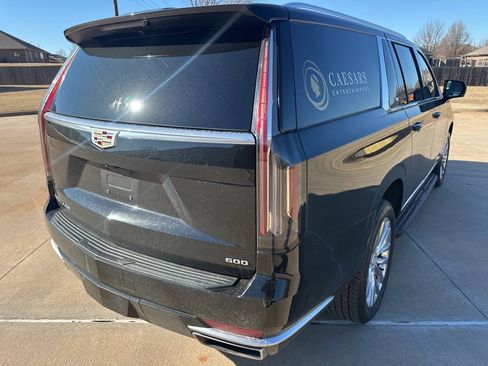 Used 2023 Cadillac Escalade ESV Premium Luxury image 3