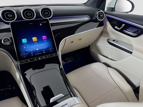 Used 2026 Mercedes-Benz GLC 300 4MATIC image 22