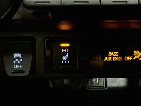 Used 2025 Toyota RAV4 XLE w/ Convenience Package AWD/4WD image 22