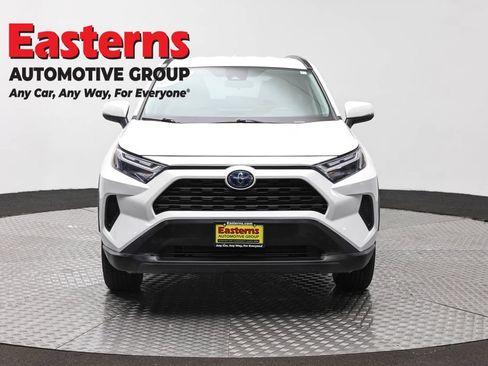 Used 2023 Toyota RAV4 LE AWD/4WD image 2