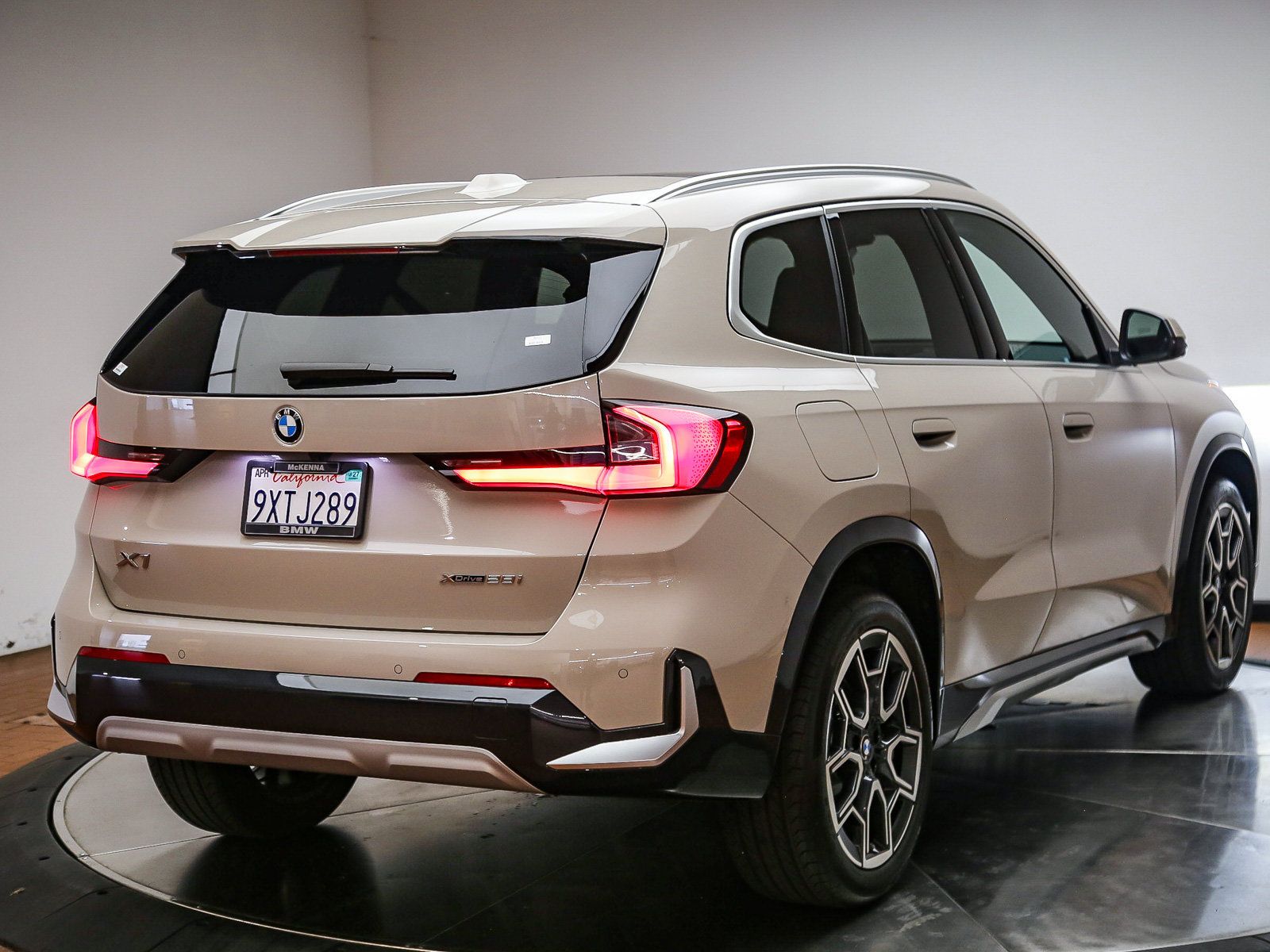 Used 2026 BMW X1 xDrive28i w/ Technology Package AWD/4WD image 7