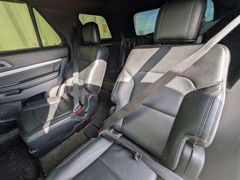 Used 2017 Ford Explorer XLT w/ Equipment Group 202A image 19