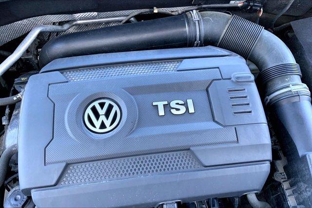 Used 2017 Volkswagen Passat 1.8T SE FWD image 32