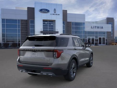 Used 2026 Ford Explorer Active w/ Active Comfort Package image 8