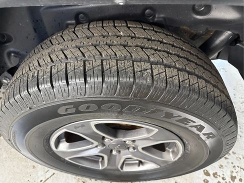 Used 2018 Jeep Wrangler Unlimited Sport S AWD/4WD image 31