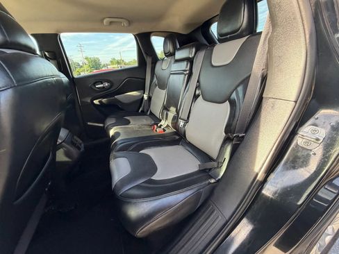 Used 2014 Jeep Cherokee Limited w/ Luxury Group FWD image 10