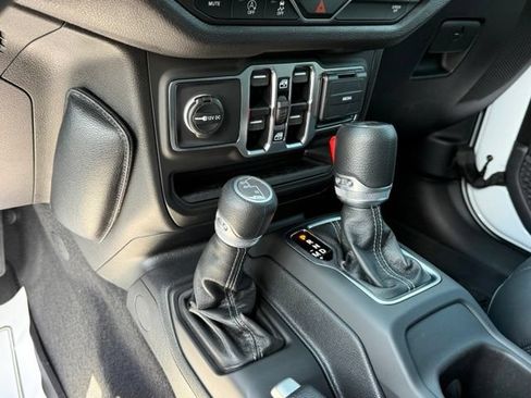 Used 2025 Jeep Wrangler Unlimited Sport AWD/4WD image 23