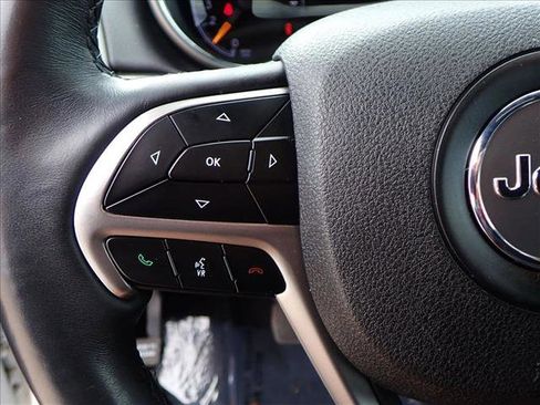 Used 2018 Jeep Grand Cherokee Limited image 16