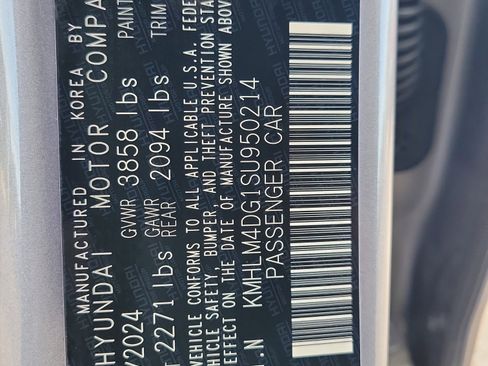 Certified 2025 Hyundai Elantra Sport w/ Cargo Package image 31