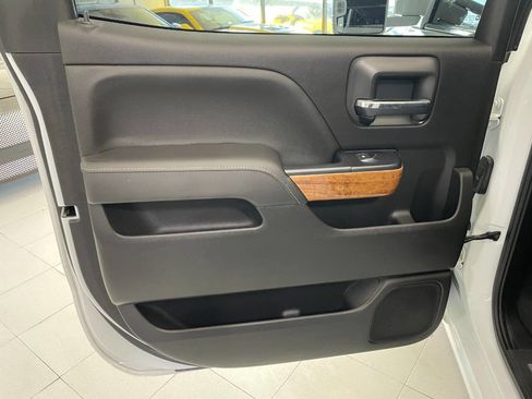 Used 2019 Chevrolet Silverado 2500 High Country image 21