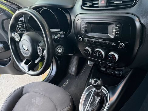 Used 2015 Kia Soul FWD image 12