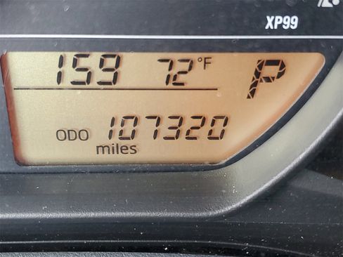 Used 2016 Toyota Yaris L image 11