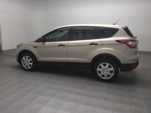 Used 2018 Ford Escape S image 3