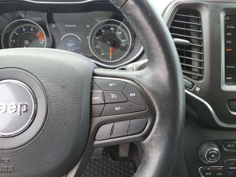 Used 2019 Jeep Cherokee Trailhawk w/ Comfort/Convenience Group AWD/4WD image 11