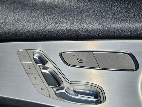 Used 2018 Mercedes-Benz GLC 300 4MATIC image 13