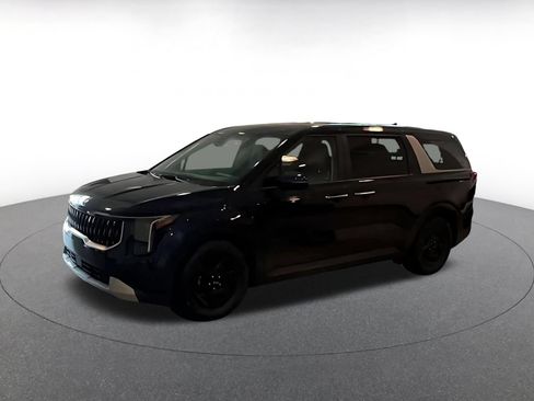 Used 2026 Kia Carnival FWD image 7