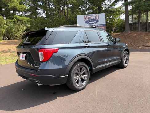 Used 2024 Ford Explorer XLT w/ Equipment Group 202A AWD/4WD image 6