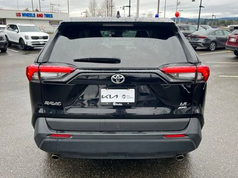 Used 2024 Toyota RAV4 LE image 8