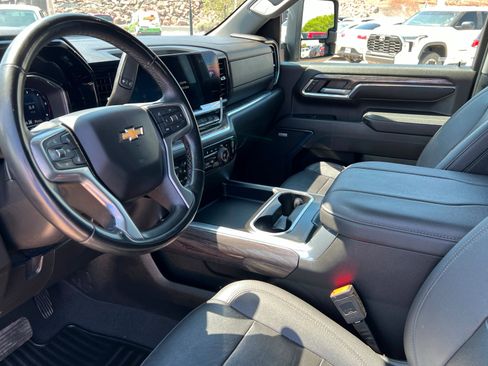 Used 2024 Chevrolet Silverado 3500 LTZ w/ LTZ Convenience Package AWD/4WD image 17