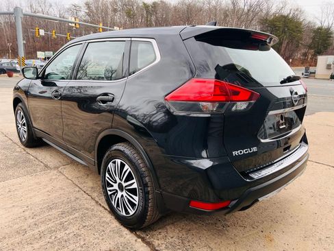 Used 2017 Nissan Rogue S image 9