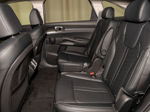 New 2025 Kia Sorento EX image 9