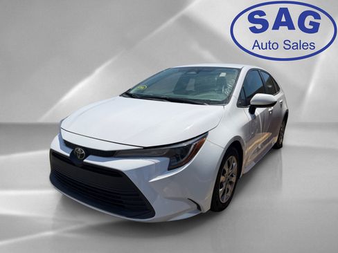 Used 2023 Toyota Corolla LE FWD image 5