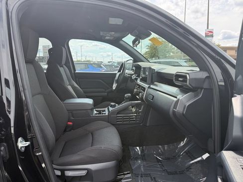 Used 2025 Toyota 4Runner SR5 AWD/4WD image 26