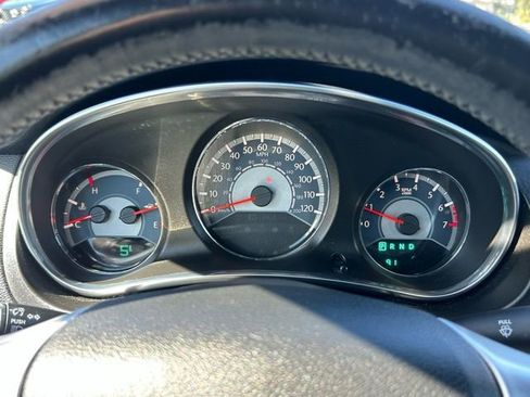 Used 2013 Chrysler 200 Touring image 17