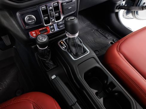 Used 2024 Jeep Wrangler Unlimited Rubicon 392 image 25