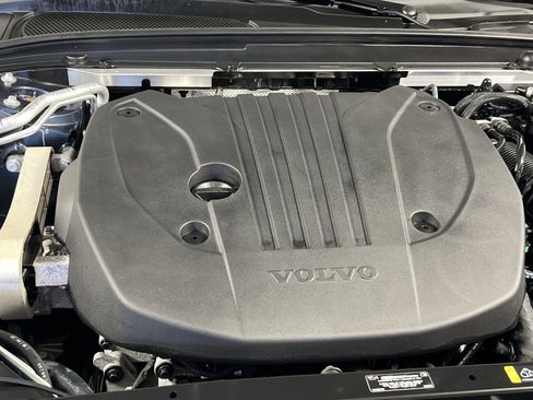 Used 2024 Volvo V60 B5 Cross Country Plus w/ Protection Package Premier image 29