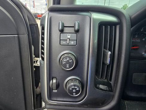 Used 2015 Chevrolet Silverado 1500 LT w/ LT Convenience Package AWD/4WD image 17
