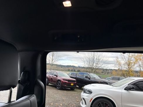 New 2026 Chrysler Pacifica Select image 32