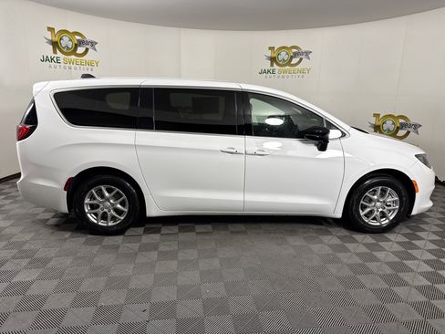 New 2026 Chrysler Voyager LX image 11