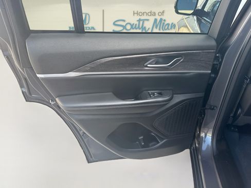 Used 2023 Jeep Grand Cherokee Limited RWD image 25