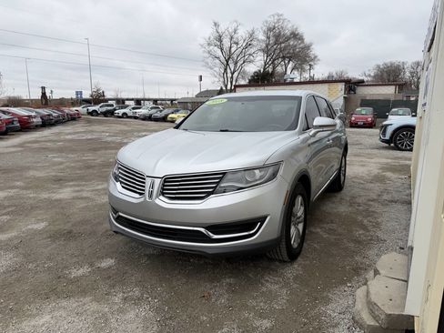 Used 2018 Lincoln MKX Premiere image 3