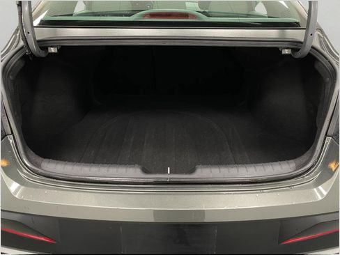 Certified 2025 Hyundai Elantra SEL image 6